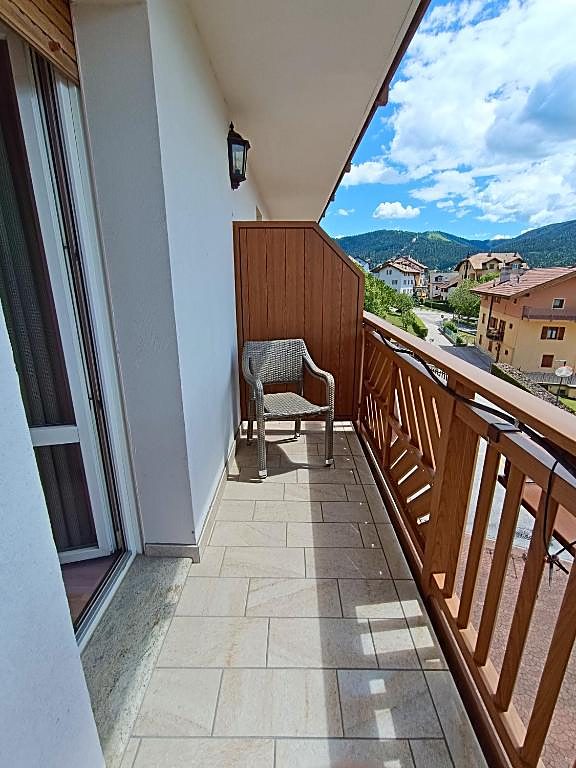 Balcone con vista montagna, Folgaria