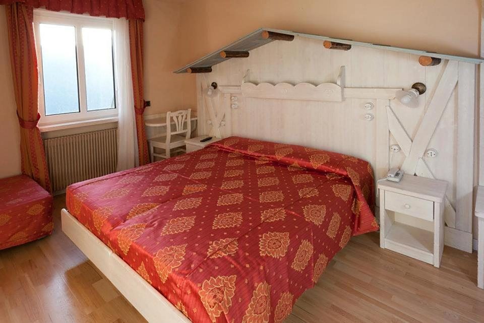 Camera con letto matrimoniale, Alpe Cimbra