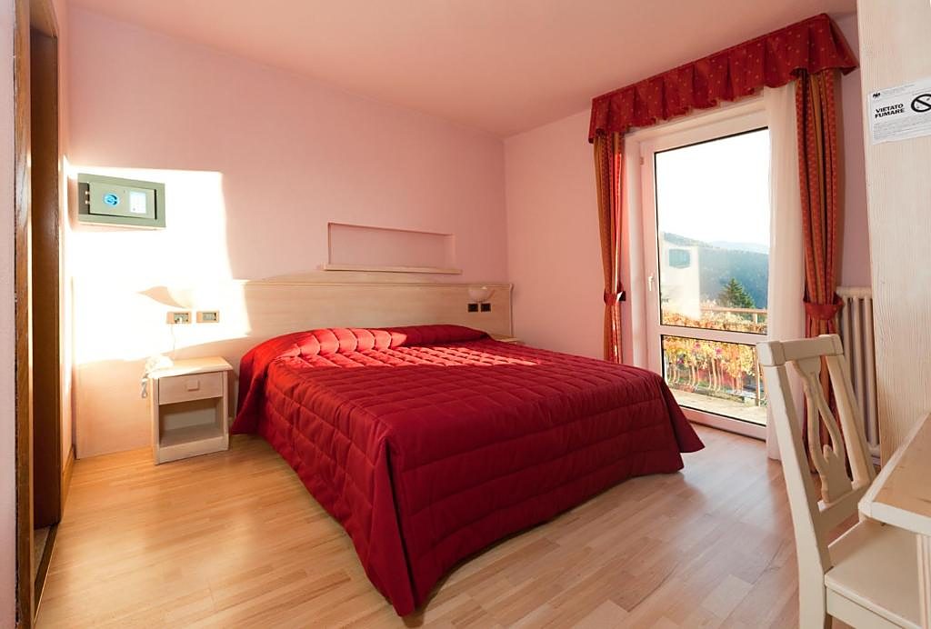 Camera accogliente, family hotel Folgaria