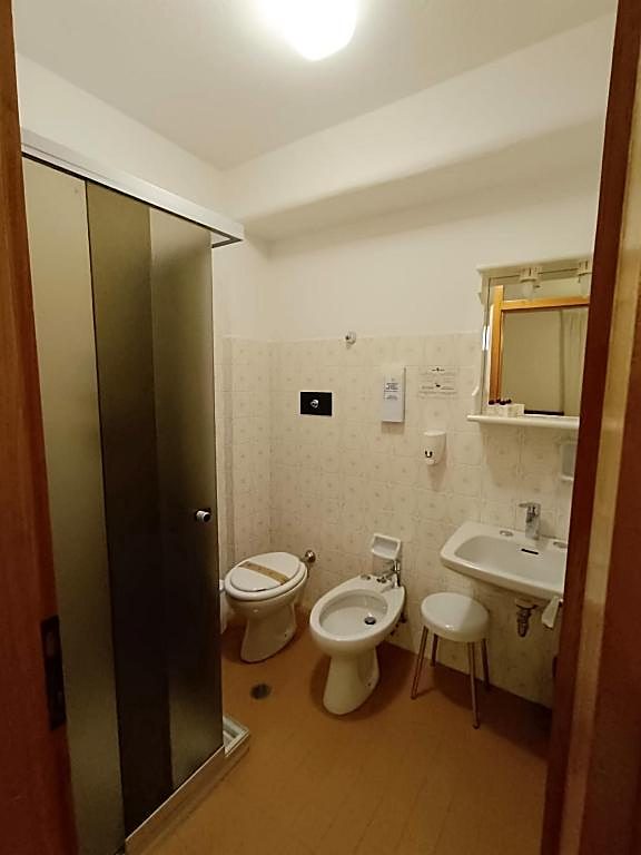 Bagno con doccia, Hotel Rosalpina Folgaria