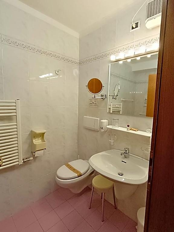 Bagno privato con doccia, Alpe Cimbra