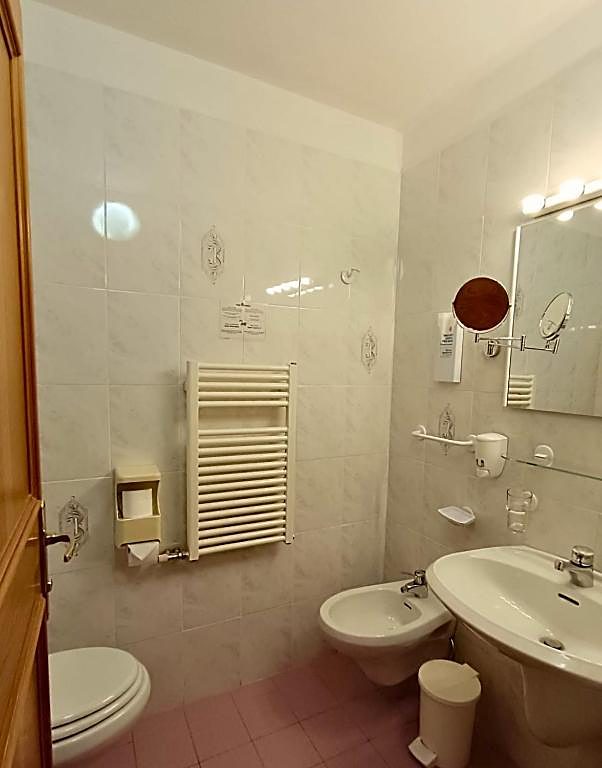 Bagno con doccia, Hotel Rosalpina Folgaria