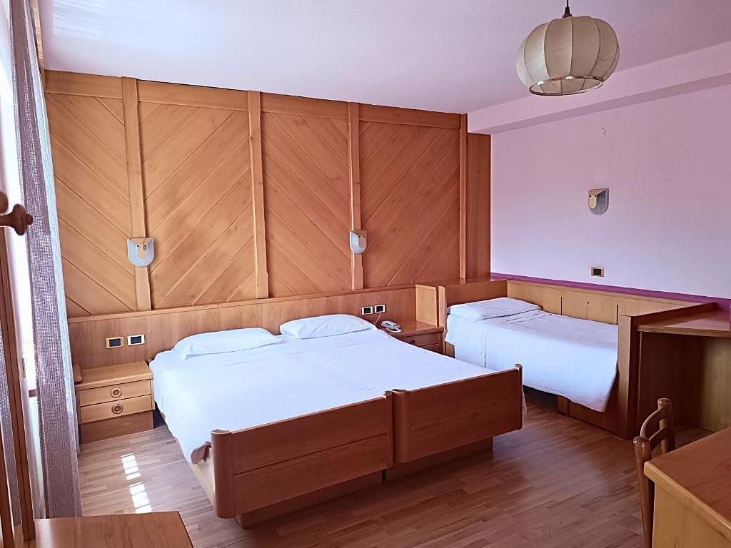 Camera in stile alpino, Hotel Rosalpina