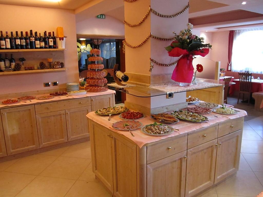 Buffet e cucina tipica, ristorante Hotel Rosalpina